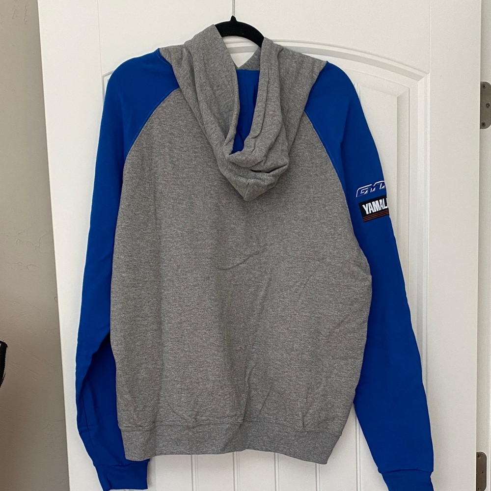 Yamaha Racing Hoodie in Gray and Blue - Picture 4 of 7